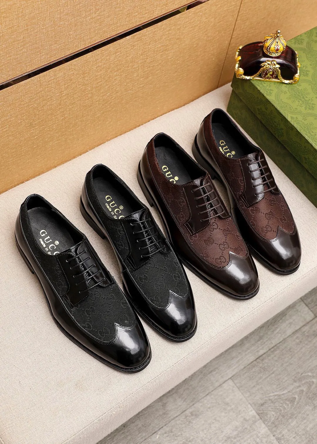 Men's shoes 💰460 💐 Product trademark: GUCCI "Gucci" business leather shoes Regular size: 38-44 (45🉑️customized) Product materials: Selected imported first-layer open-edge beaded cowhide leather upper, imported water-dyed cowhide leather lining. Strong three-dimensional visual effect, combined outsole Color: 2⃣️colors available